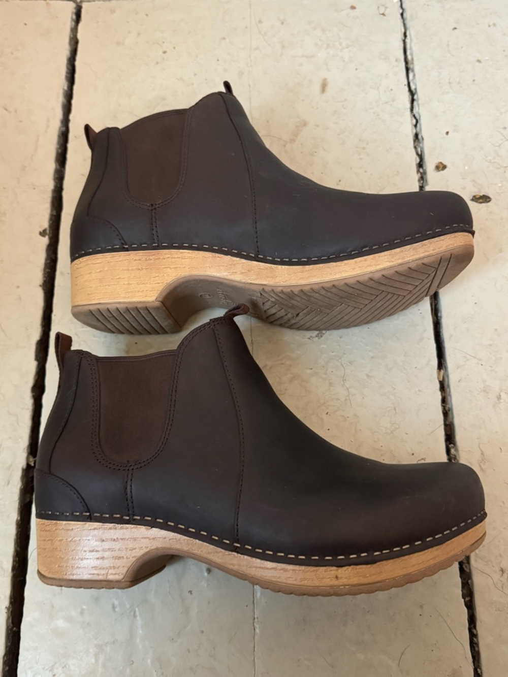 Dansko Women’s Becka Chelsea boot Chukka Boots Dark Brown Size 8 - Picture 3 of 7